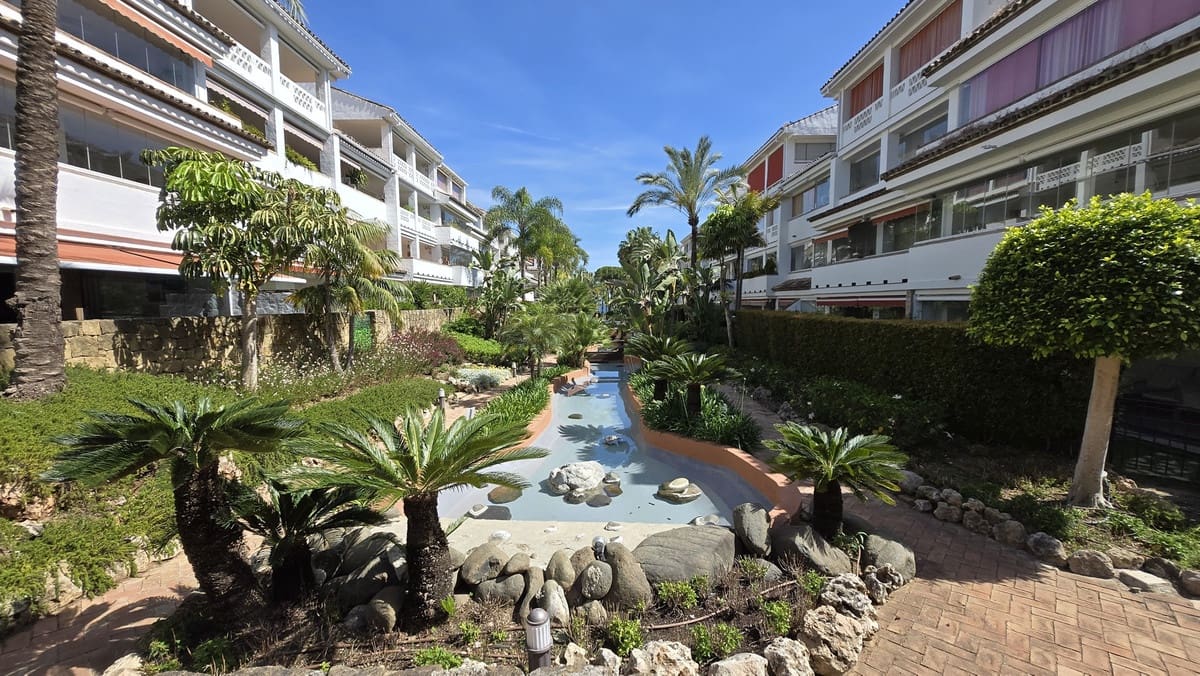 2 quarto Apartamento de Praia para venda em Golden Mile com piscina garagem - 985 000 € (Ref: 9854655)