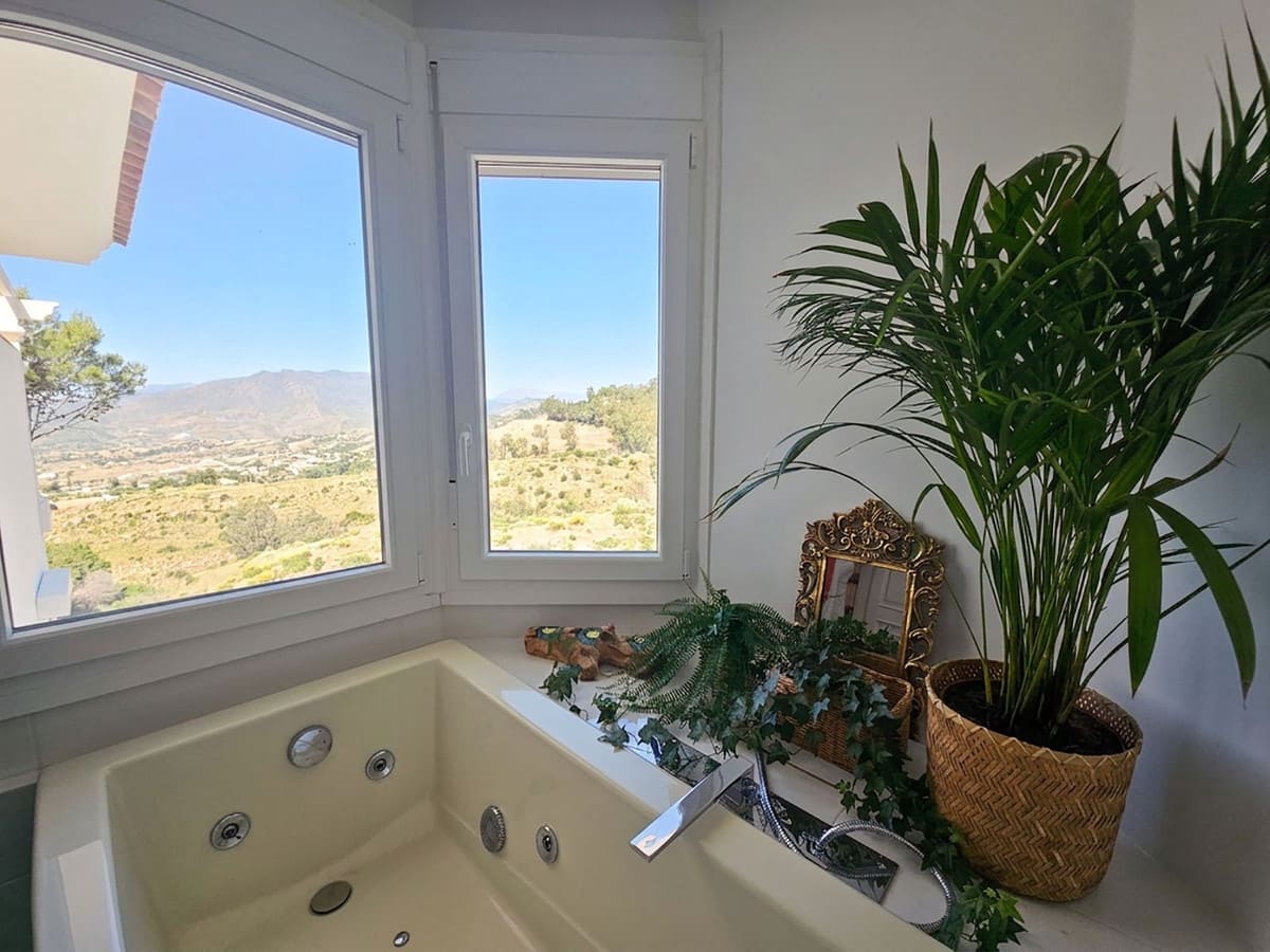 4 soveværelse Villa til salg i Mijas med swimmingpool garage - € 1.400.000 (Ref: 9854671)