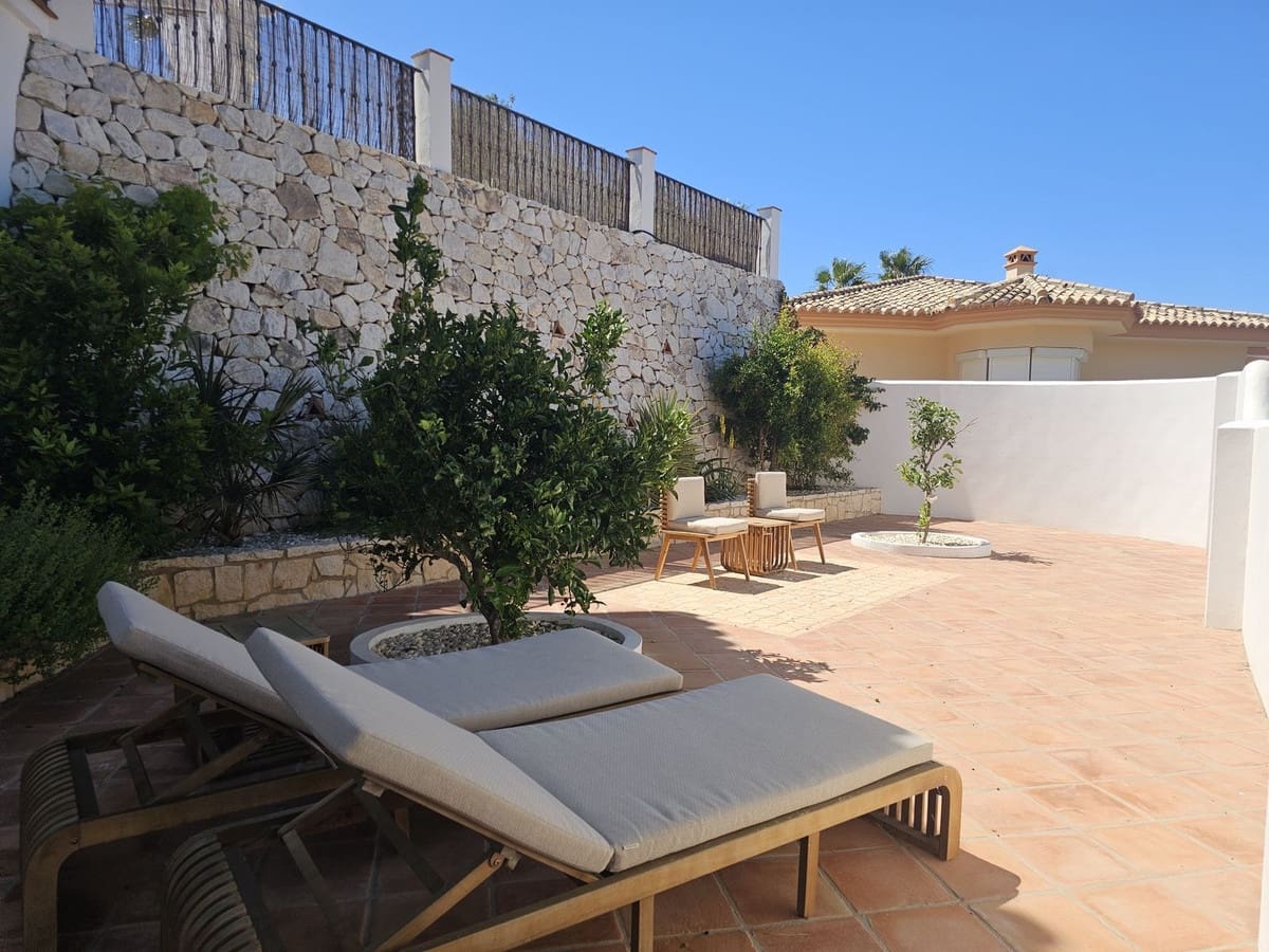 4 soveværelse Villa til salg i Mijas med swimmingpool garage - € 1.400.000 (Ref: 9854671)