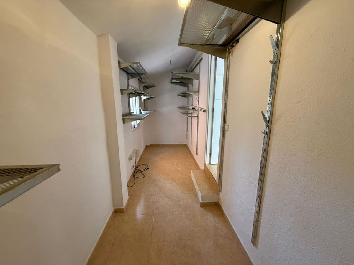 4 soverom Villa til salgs i Manilva med svømmebasseng garasje - € 449 000 (Ref: 9857805)
