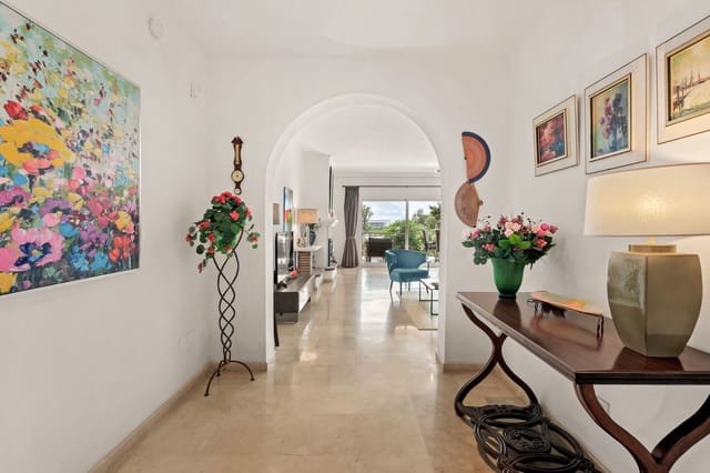 2 bedroom Beach Apartment for sale in Villacana - Costalita - Saladillo, Estepona with pool garage - € 549,000 (Ref: 9857807)