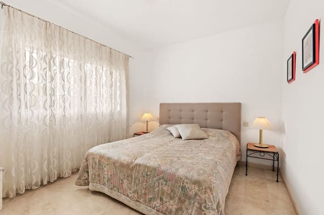 2 bedroom Beach Apartment for sale in Villacana - Costalita - Saladillo, Estepona with pool garage - € 549,000 (Ref: 9857807)