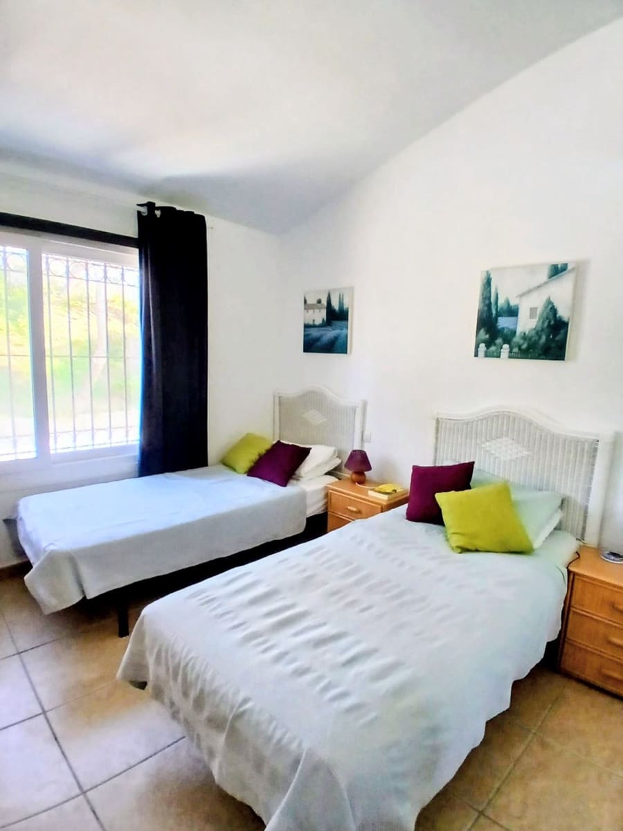 2 soverom Leilighet til salgs i Malaga by med svømmebasseng - € 375 000 (Ref: 9857812)