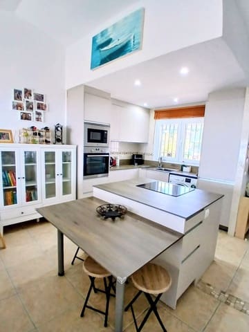 2 soverom Leilighet til salgs i Miraflores, Málaga by med svømmebasseng - € 375 000 (Ref: 9857812)