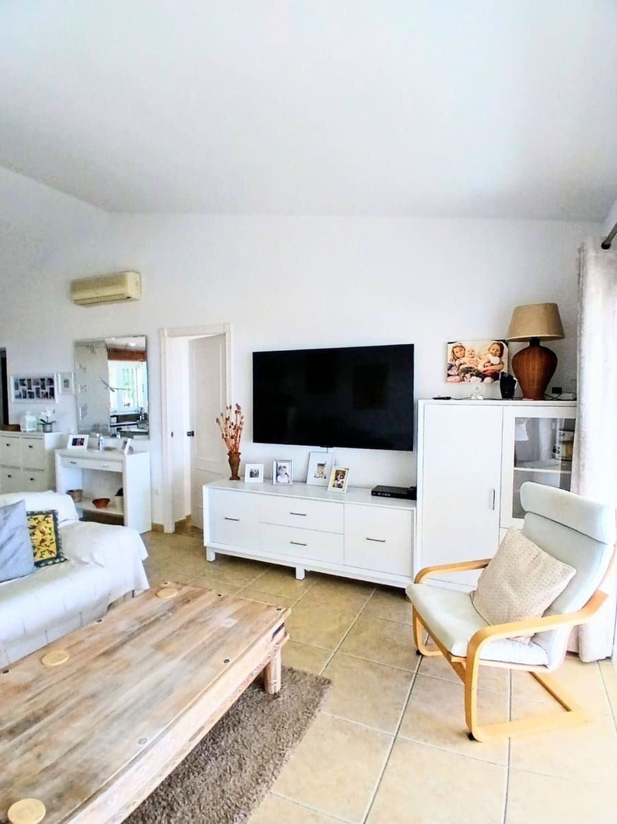 2 soverom Leilighet til salgs i Malaga by med svømmebasseng - € 375 000 (Ref: 9857812)