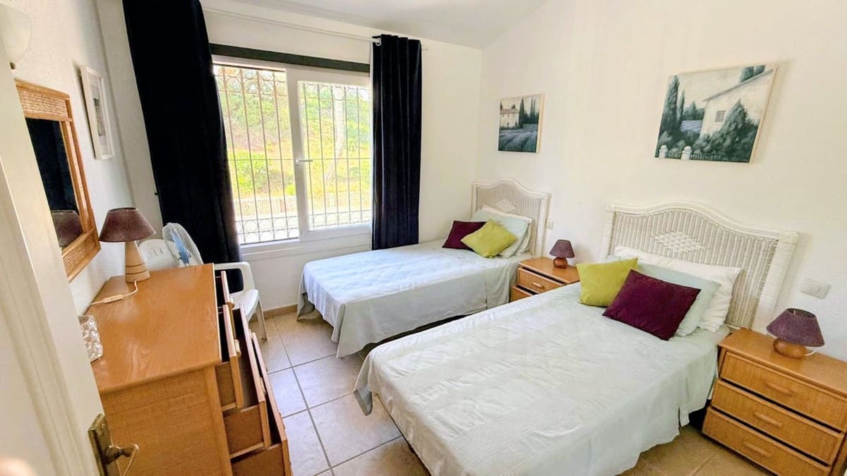 2 soverom Leilighet til salgs i Malaga by med svømmebasseng - € 375 000 (Ref: 9857812)