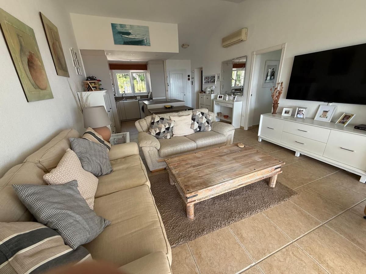 2 soverom Leilighet til salgs i Malaga by med svømmebasseng - € 375 000 (Ref: 9857812)