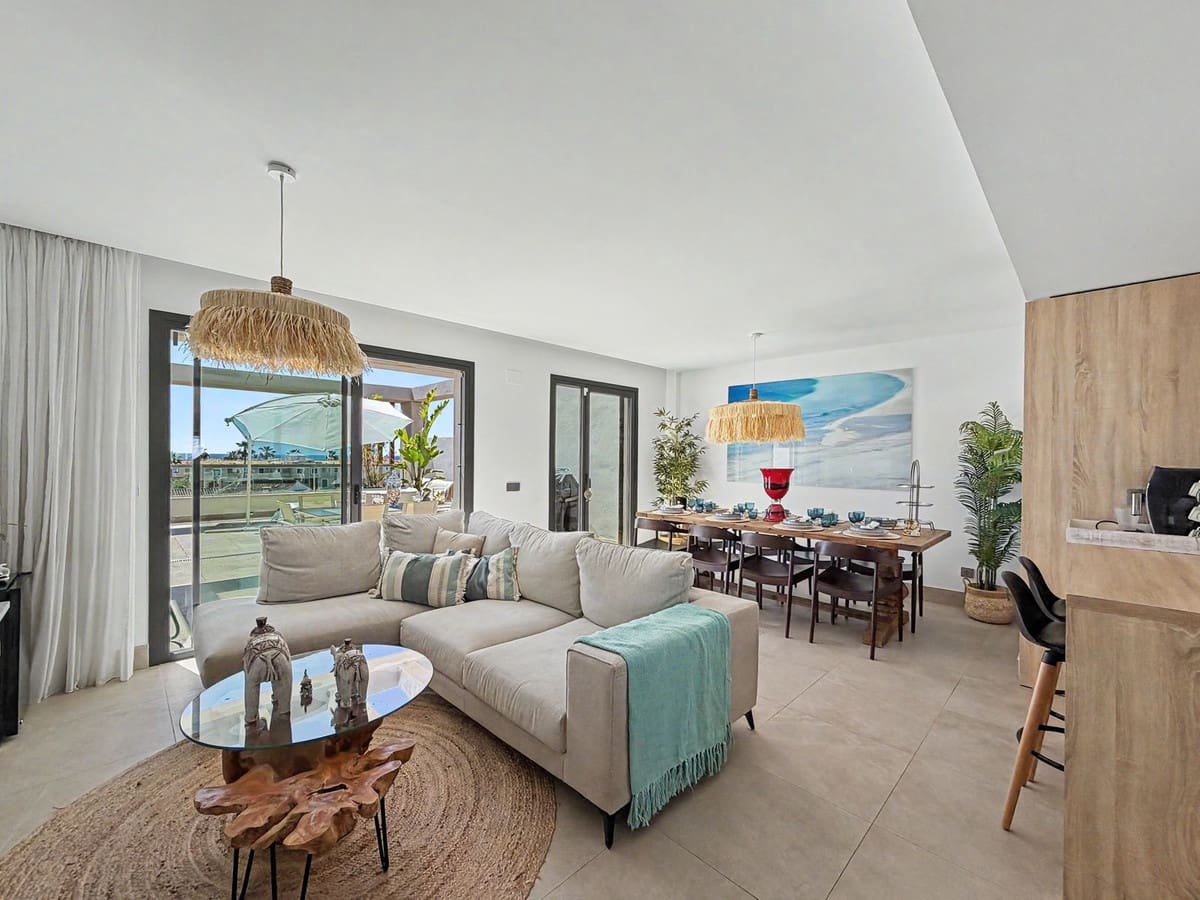 3 bedroom Beach Apartment for sale in Estepona with pool garage - € 625,000 (Ref: 9858830)