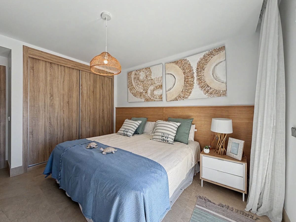 3 bedroom Beach Apartment for sale in Estepona with pool garage - € 625,000 (Ref: 9858830)