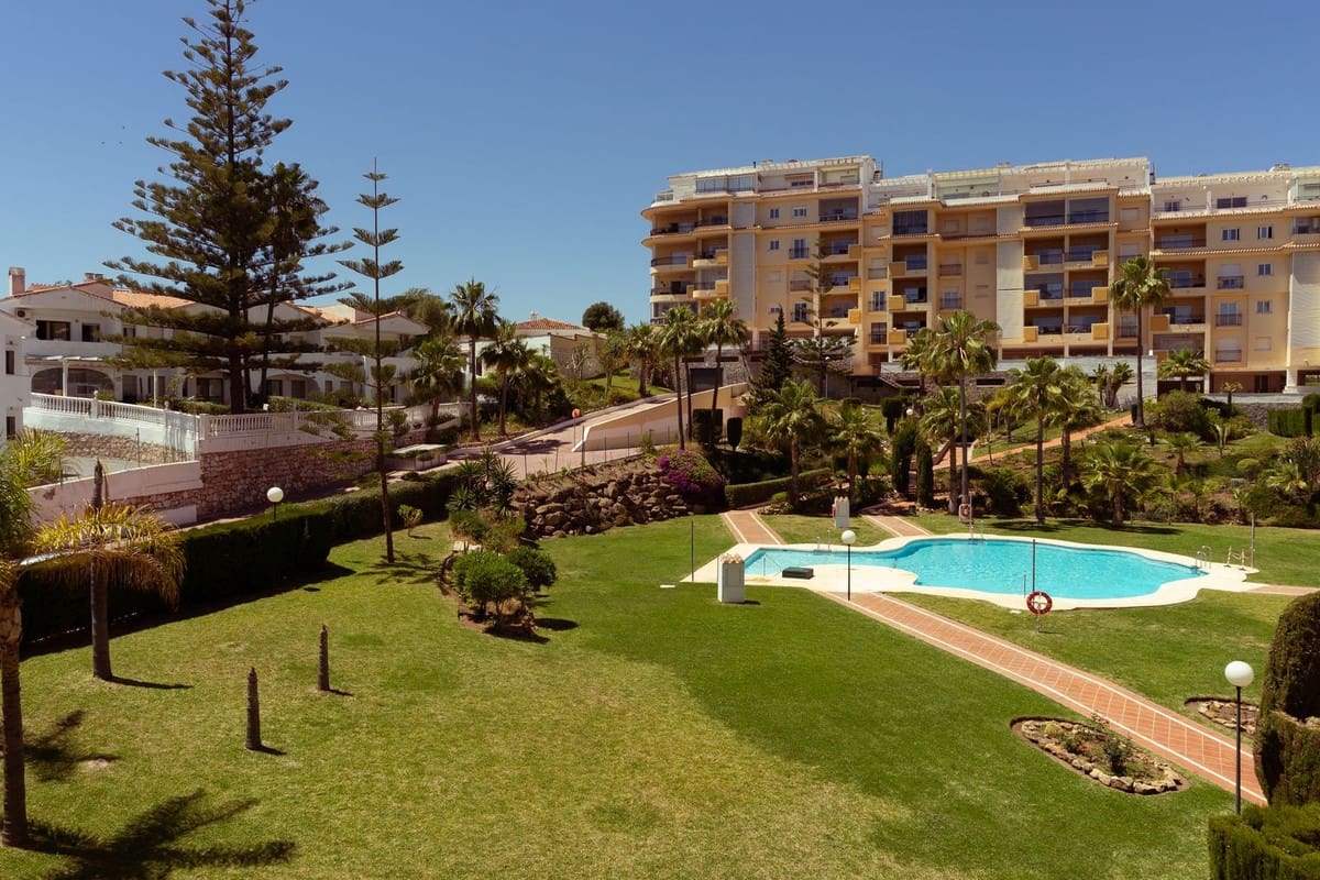 2 slaapkamer Appartement te koop in La Cala de Mijas met zwembad garage - € 410.000 (Ref: 9858882)