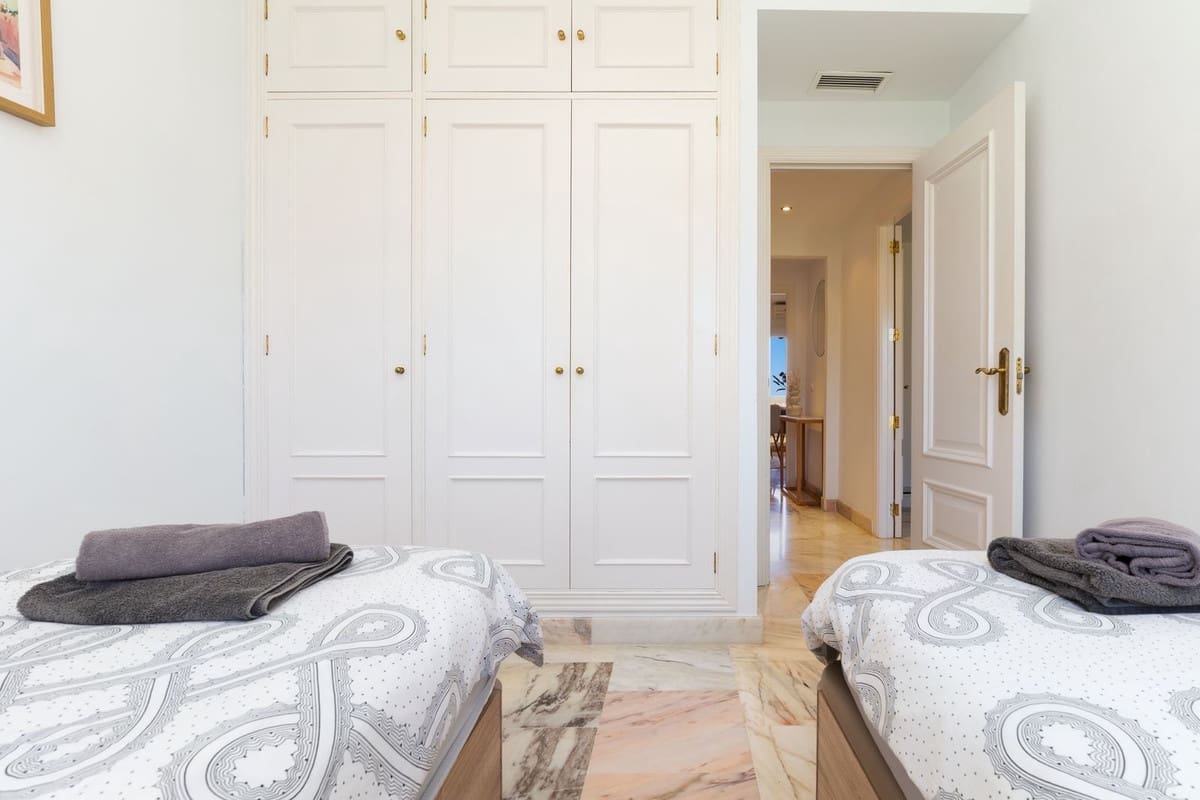 2 slaapkamer Appartement te koop in La Cala de Mijas met zwembad garage - € 410.000 (Ref: 9858882)