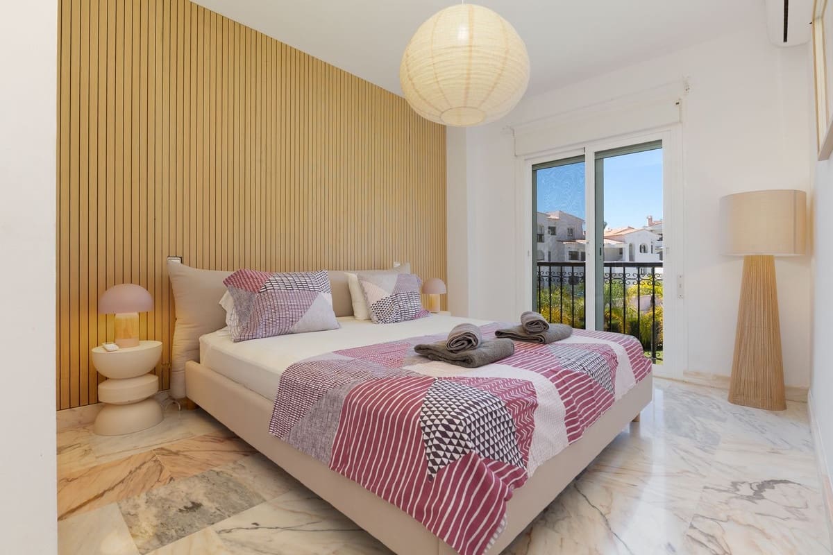 2 slaapkamer Appartement te koop in La Cala de Mijas met zwembad garage - € 410.000 (Ref: 9858882)