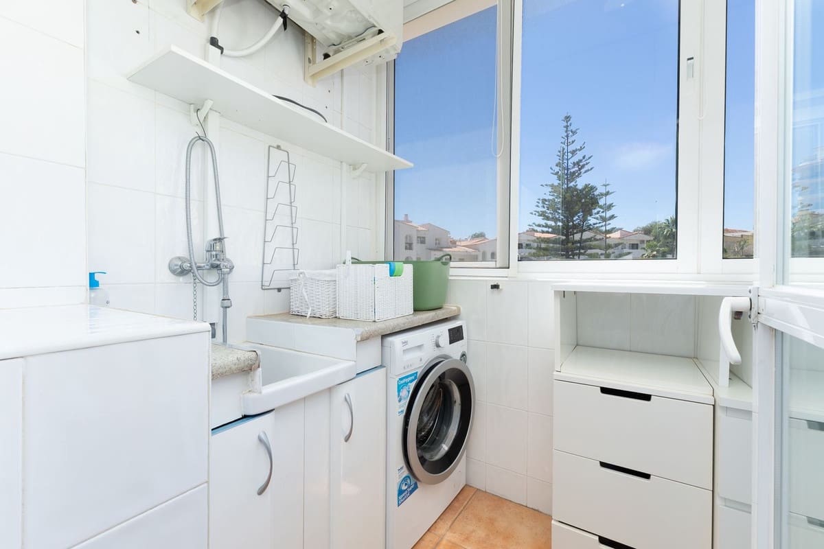 2 slaapkamer Appartement te koop in La Cala de Mijas met zwembad garage - € 410.000 (Ref: 9858882)