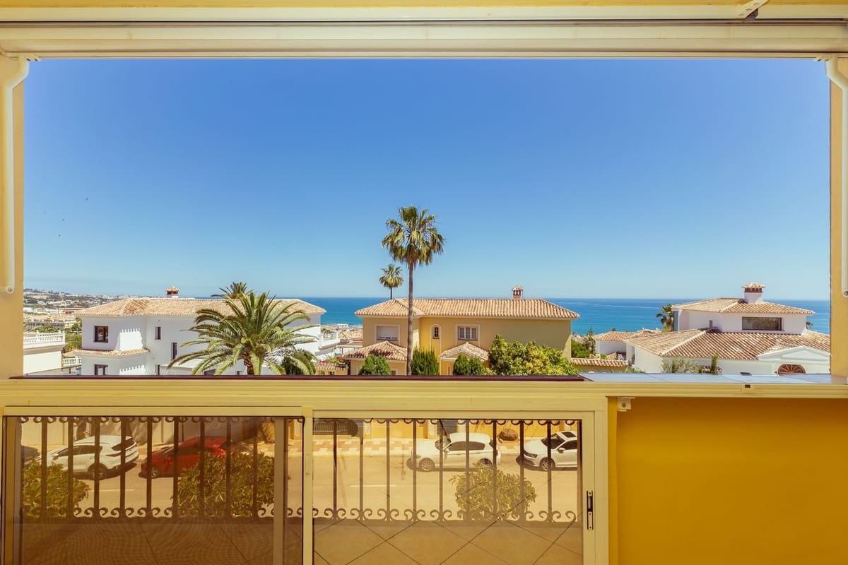 2 slaapkamer Appartement te koop in La Cala de Mijas met zwembad garage - € 410.000 (Ref: 9858882)