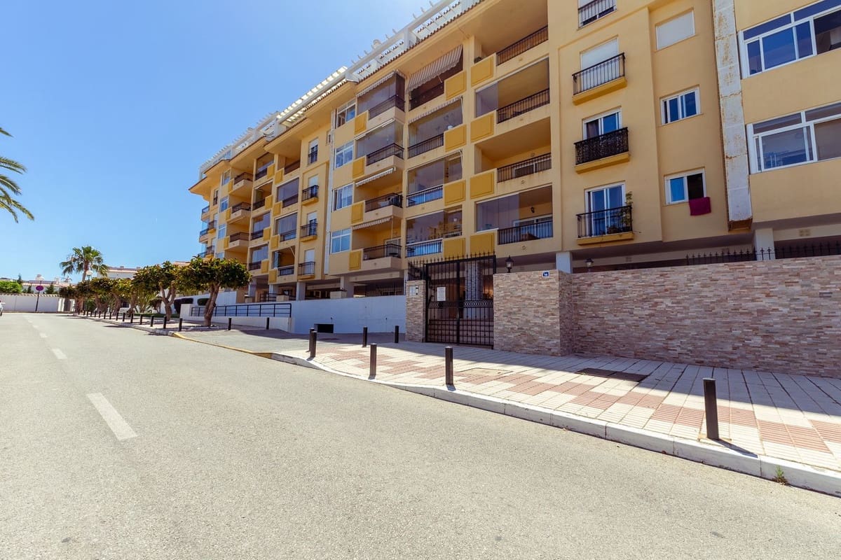 2 slaapkamer Appartement te koop in La Cala de Mijas met zwembad garage - € 410.000 (Ref: 9858882)