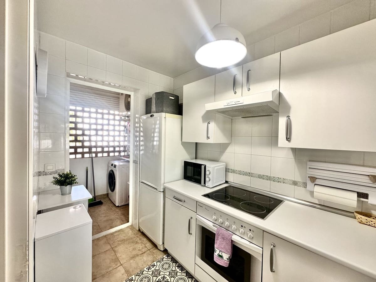 2 makuuhuone Huoneisto myytävänä paikassa Riviera del Sol mukana uima-altaan 
autotalli - 299 000 € (Ref: 9863738)