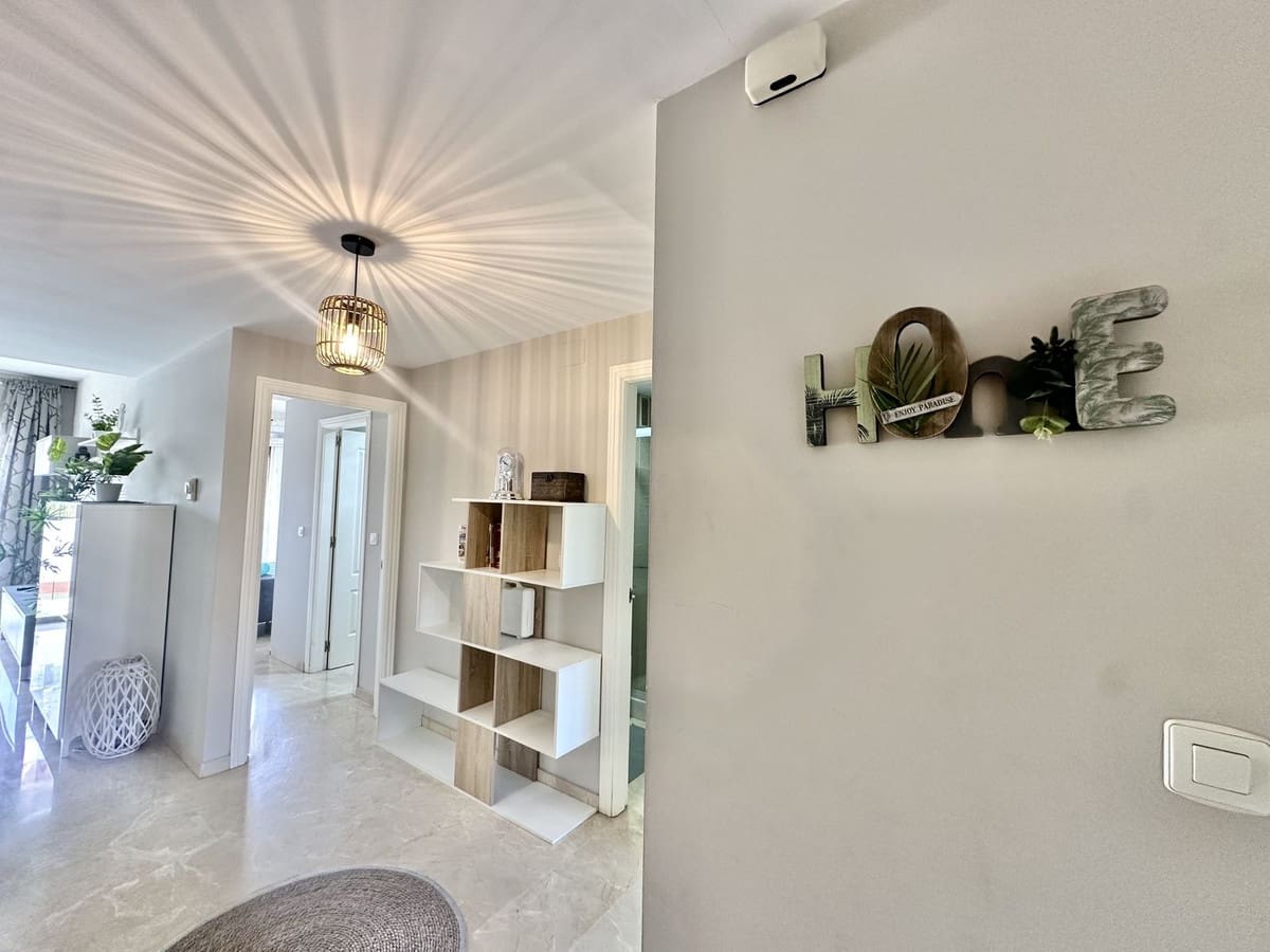 2 makuuhuone Huoneisto myytävänä paikassa Riviera del Sol mukana uima-altaan 
autotalli - 299 000 € (Ref: 9863738)