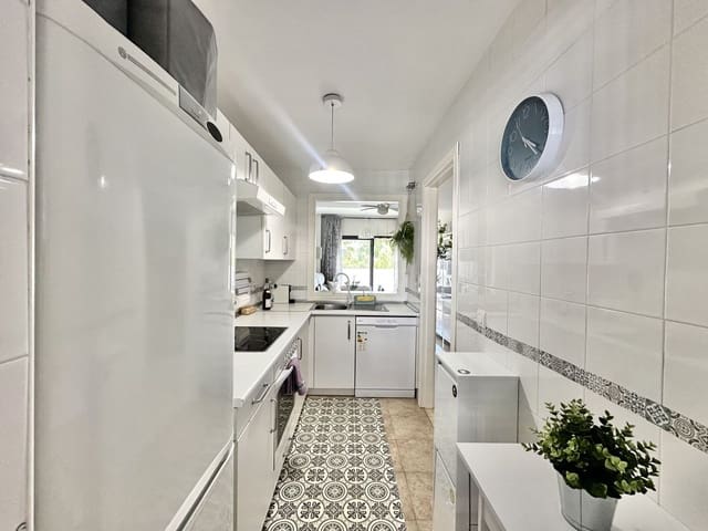 2 chambre Appartement à vendre à Riviera del Sol, Mijas avec piscine garage - 299 000 € (Ref: 9863738)