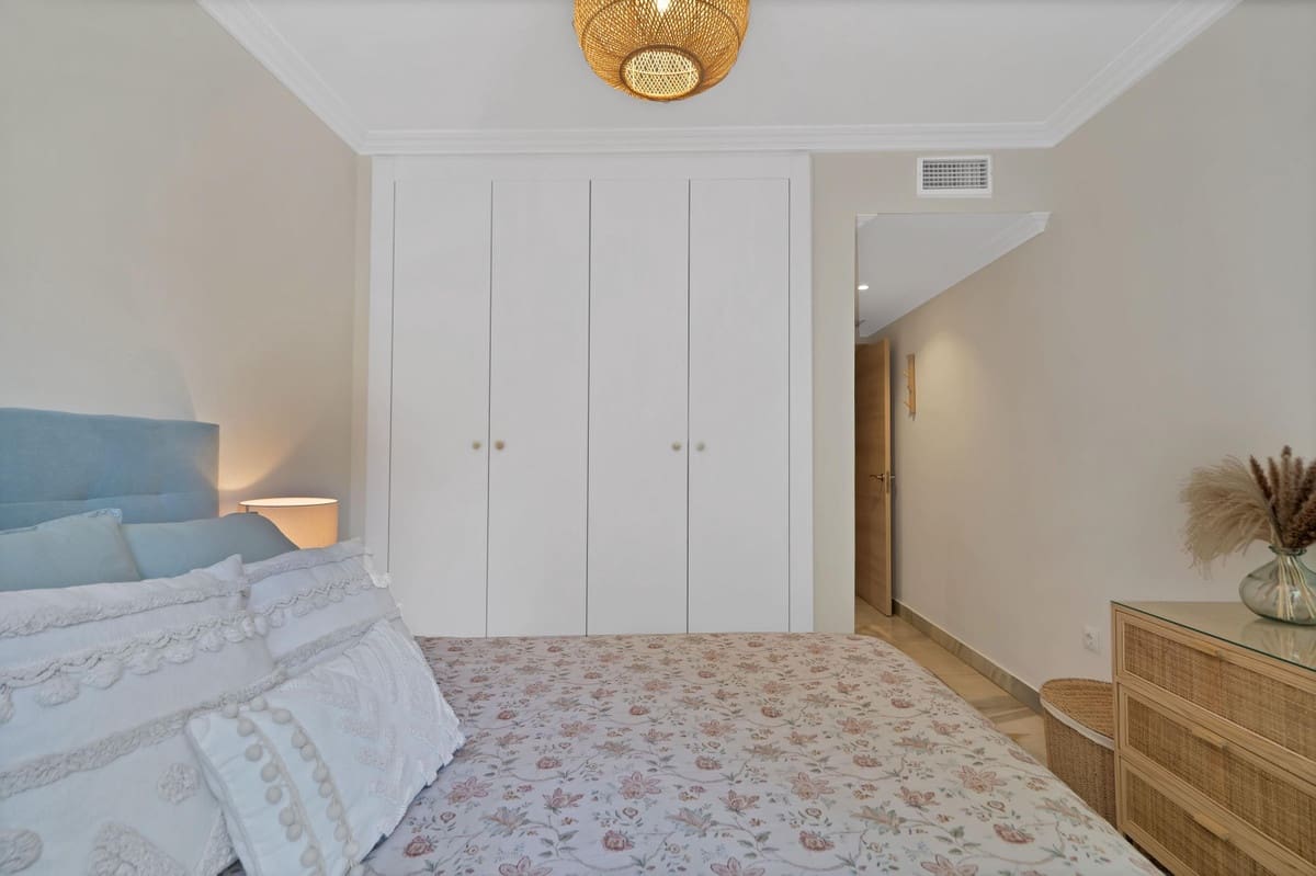 2 slaapkamer Appartement te koop in Golden Mile met zwembad garage - € 519.000 (Ref: 9863741)