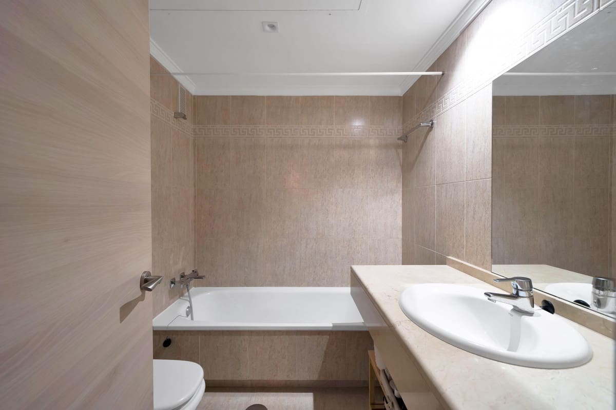 2 slaapkamer Appartement te koop in Golden Mile met zwembad garage - € 519.000 (Ref: 9863741)