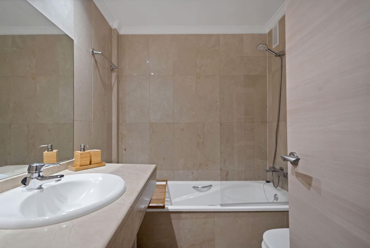 2 slaapkamer Appartement te koop in Golden Mile met zwembad garage - € 519.000 (Ref: 9863741)