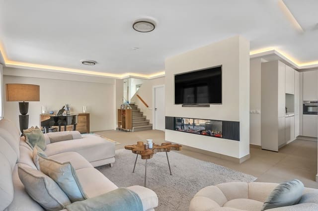 4 chambre Villa/Maison à vendre à Guadalmina Alta, Marbella avec piscine garage - 2 200 000 € (Ref: 9863742)