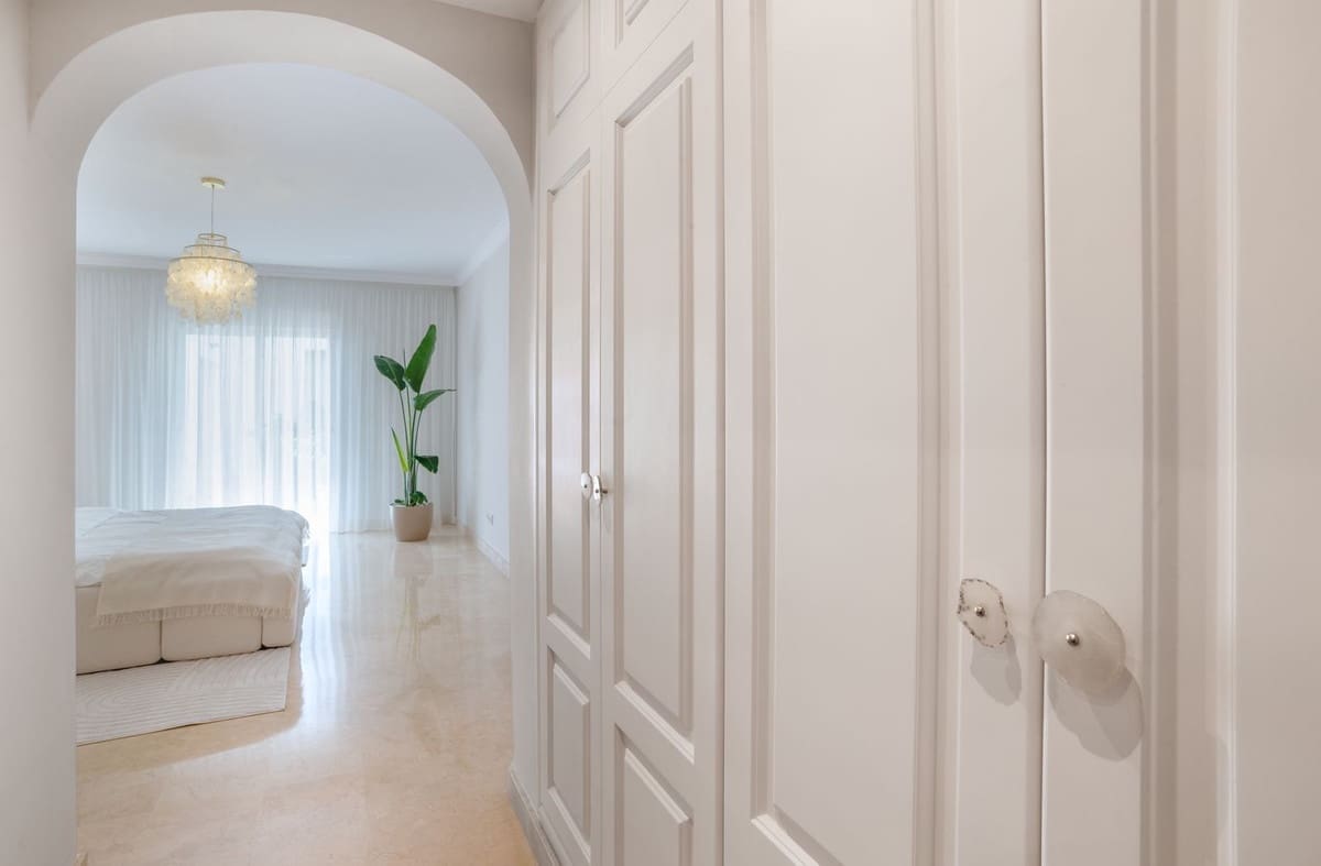 3 bedroom Apartment for sale in Golden Mile with pool garage - € 995,000 (Ref: 9863743)