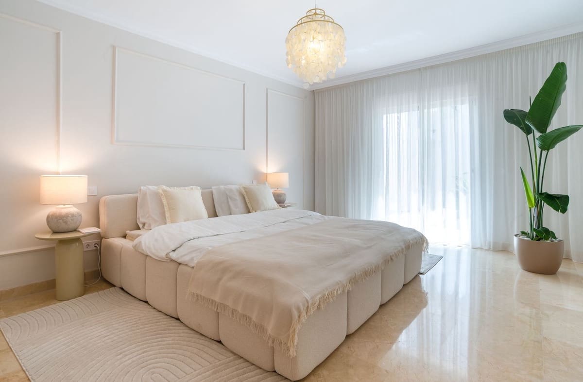 3 bedroom Apartment for sale in Golden Mile with pool garage - € 995,000 (Ref: 9863743)