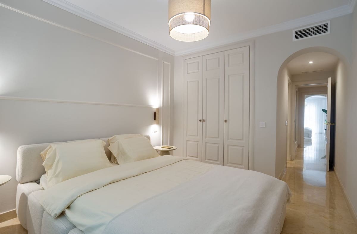 3 bedroom Apartment for sale in Golden Mile with pool garage - € 995,000 (Ref: 9863743)