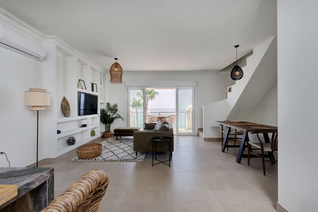 2 slaapkamer Strandappartement te koop in Estepona met garage - € 1.300.000 (Ref: 9872830)