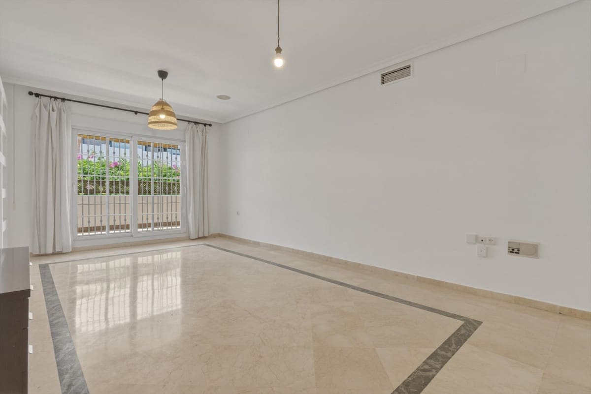 2 bedroom Apartment for sale in Golden Mile with pool garage - € 550,000 (Ref: 9872842)