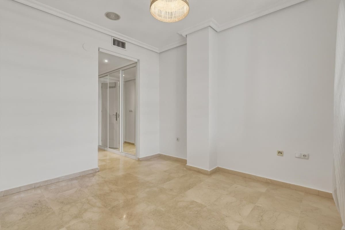 2 bedroom Apartment for sale in Golden Mile with pool garage - € 550,000 (Ref: 9872842)
