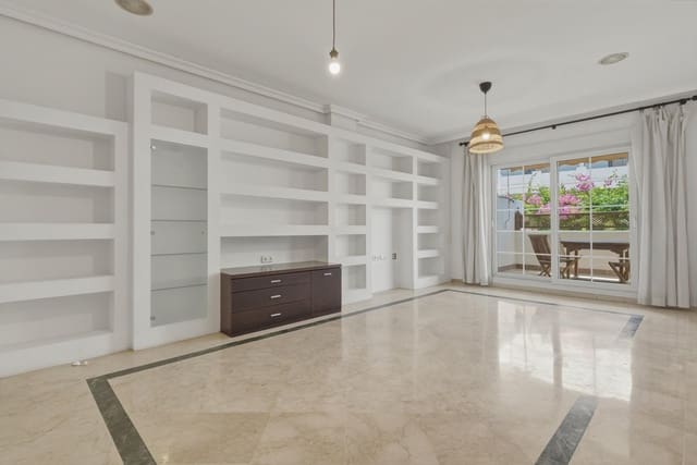 2 slaapkamer Appartement te koop in Golden Mile, Marbella met zwembad garage - € 550.000 (Ref: 9872842)