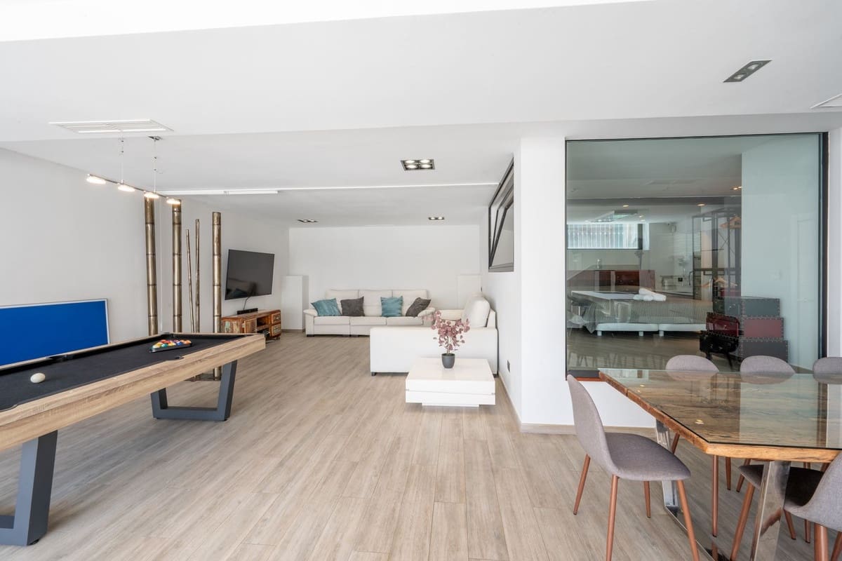 5 slaapkamer Villa te koop in Riviera del Sol met zwembad garage - € 1.450.000 (Ref: 9879848)