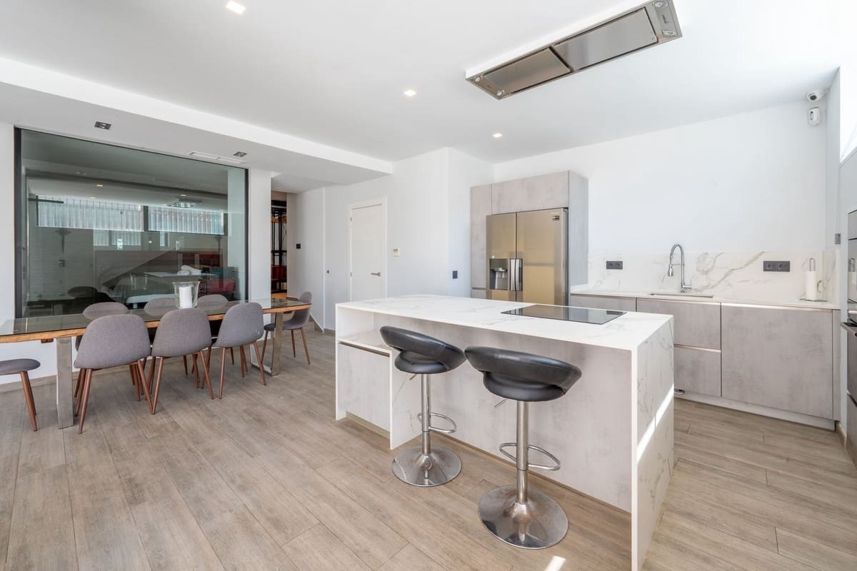 5 slaapkamer Villa te koop in Riviera del Sol met zwembad garage - € 1.450.000 (Ref: 9879848)