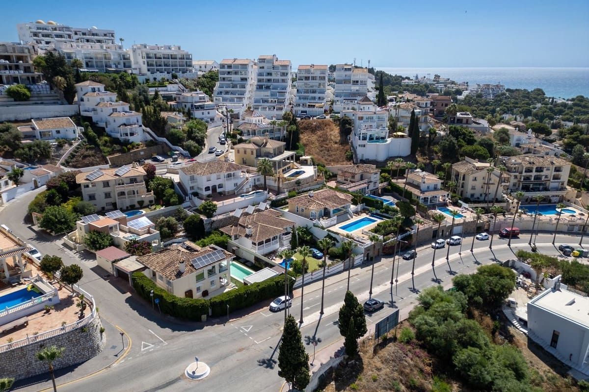 5 slaapkamer Villa te koop in Riviera del Sol met zwembad garage - € 1.450.000 (Ref: 9879848)
