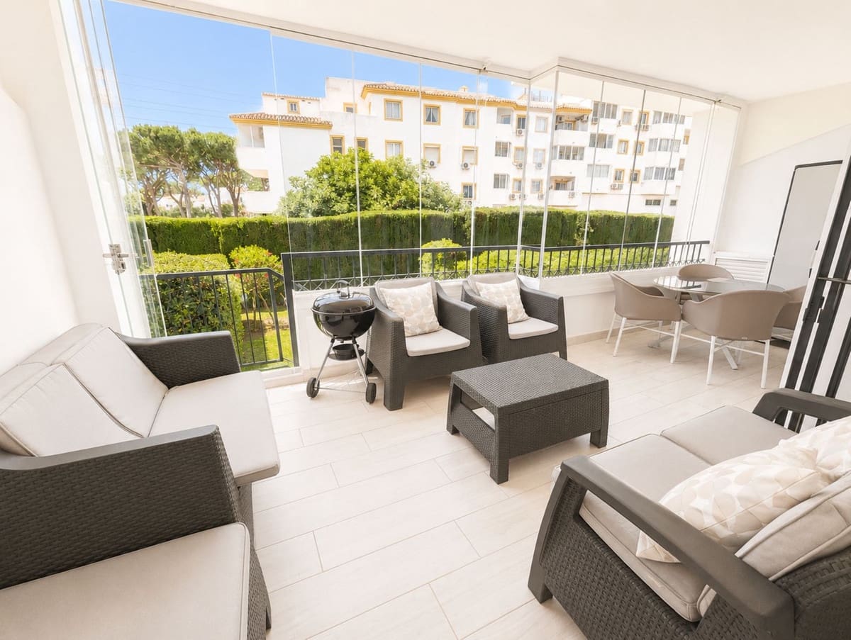 2 soveværelse Lejlighed til salg i Calahonda med swimmingpool garage - € 375.000 (Ref: 9888632)