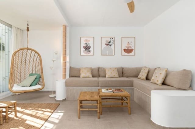 2 soveværelse Byhus til salg i Calahonda, Mijas med swimmingpool garage - € 485.000 (Ref: 9889404)