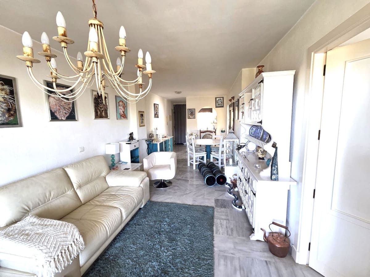 3 bedroom Apartment for sale in Miraflores with pool garage - € 395,000 (Ref: 9889523)