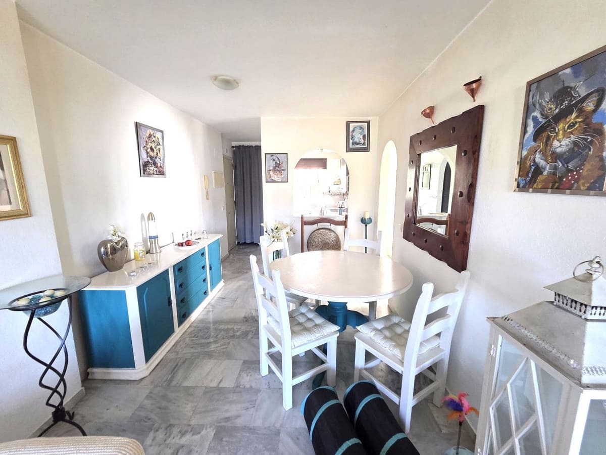 3 bedroom Apartment for sale in Miraflores with pool garage - € 395,000 (Ref: 9889523)