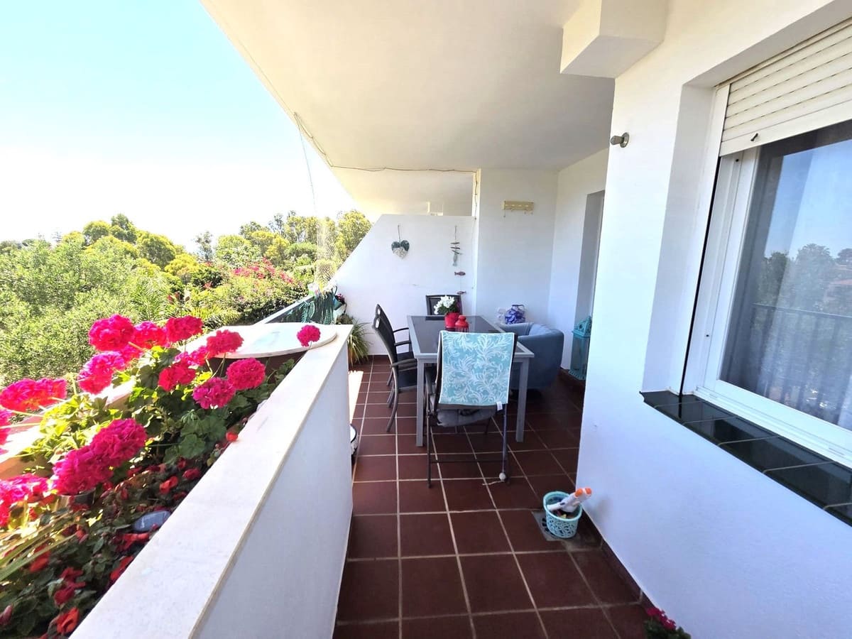 3 bedroom Apartment for sale in Miraflores with pool garage - € 395,000 (Ref: 9889523)