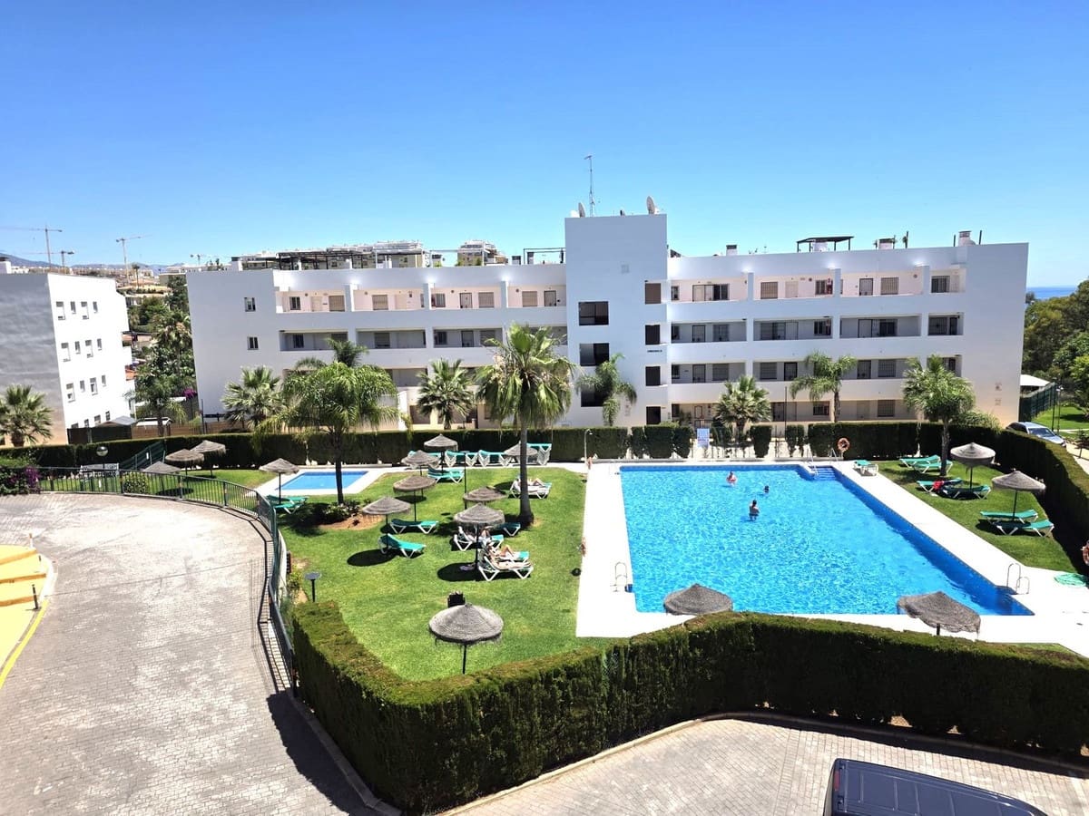 3 bedroom Apartment for sale in Miraflores with pool garage - € 395,000 (Ref: 9889523)