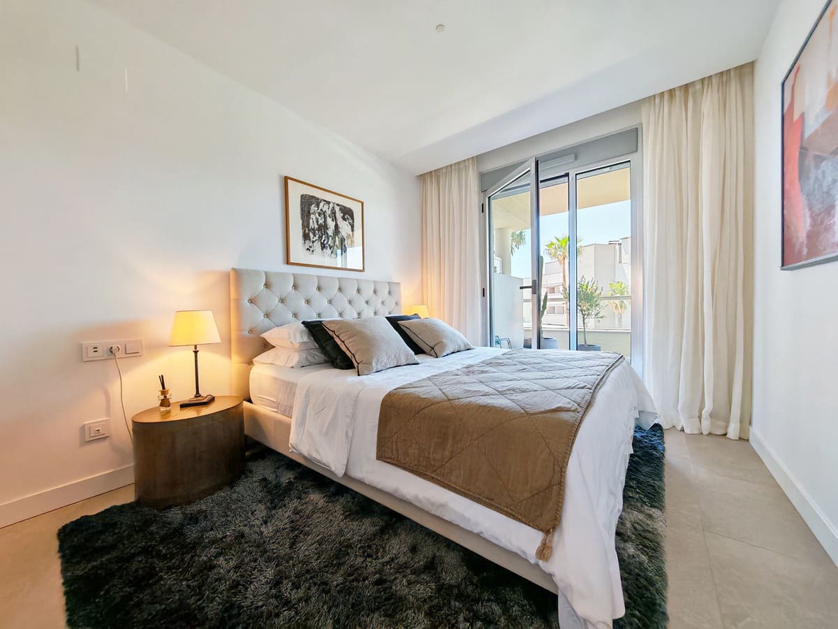 2 bedroom Apartment for sale in La Cala de Mijas with pool garage - € 396,000 (Ref: 9889554)