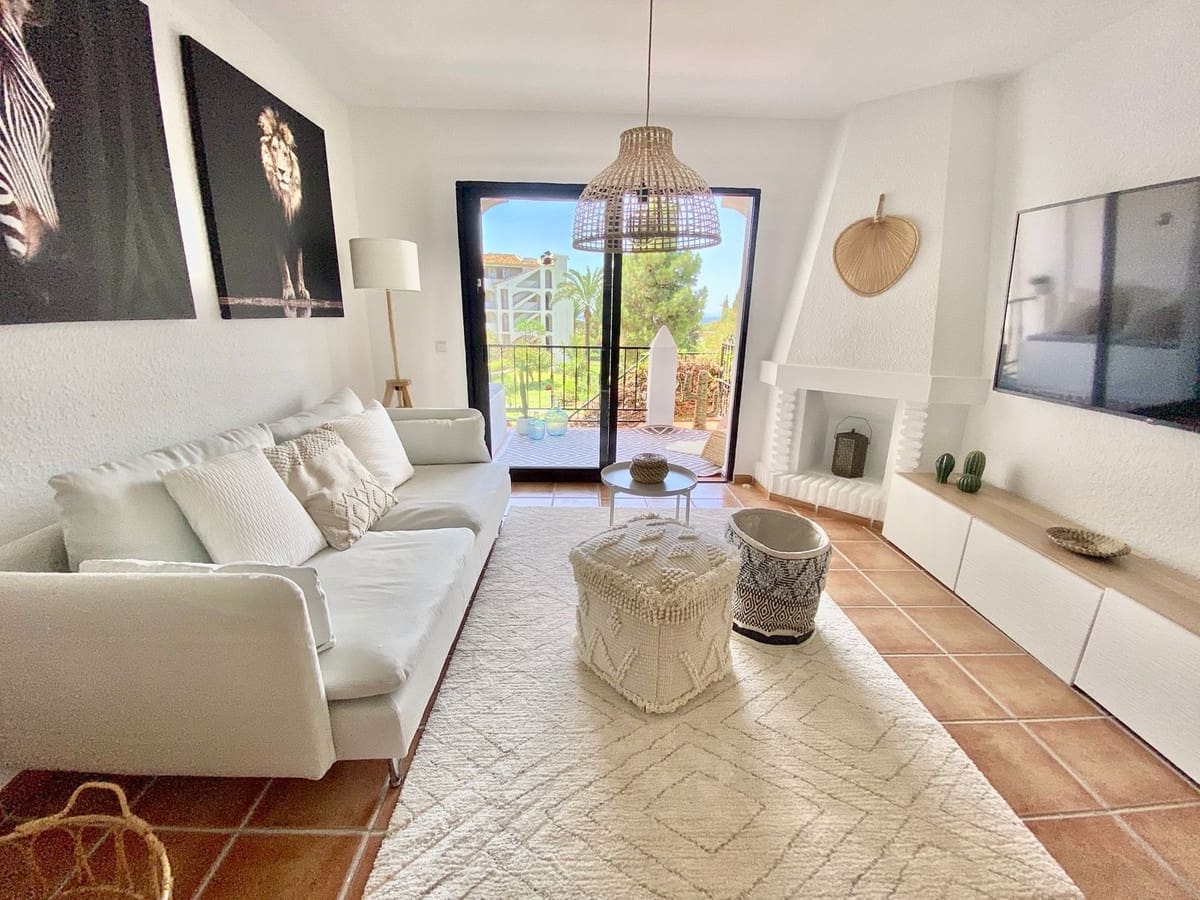 2 soverom Leilighet til salgs i Riviera del Sol med svømmebasseng garasje - € 355 000 (Ref: 9891448)