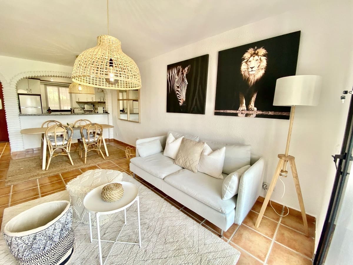 2 soverom Leilighet til salgs i Riviera del Sol med svømmebasseng garasje - € 355 000 (Ref: 9891448)