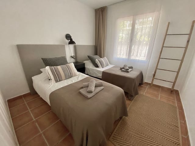2 soverom Leilighet til salgs i Riviera del Sol, Mijas med svømmebasseng garasje - € 355 000 (Ref: 9891448)