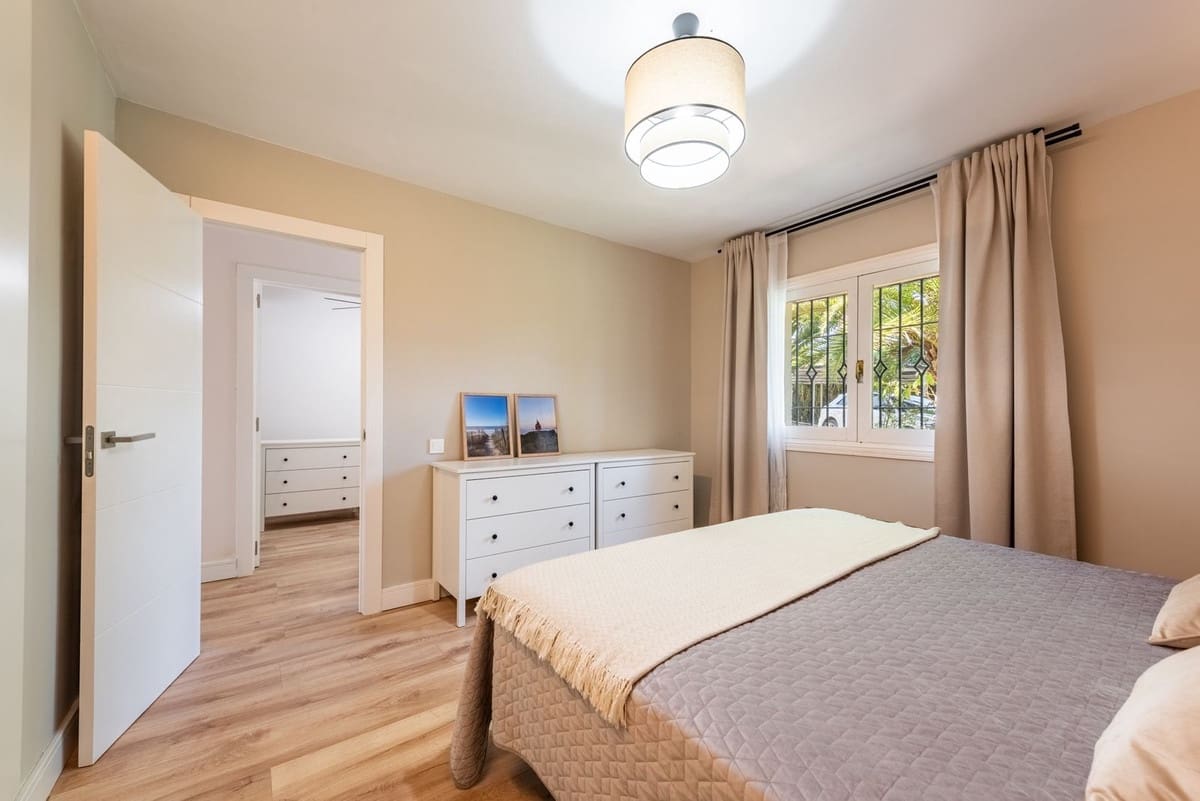 3 sypialnia Apartament na sprzedaż w Atalaya-Isdabe z basenem garażem - 385 000 € (Ref: 9893172)