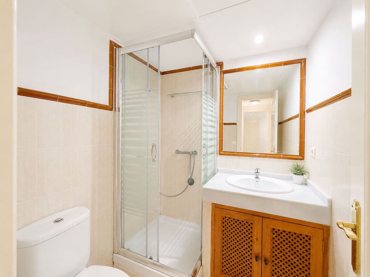 3 soveværelse Strandlejlighed til salg i Estepona med swimmingpool garage - € 539.000 (Ref: 9898574)