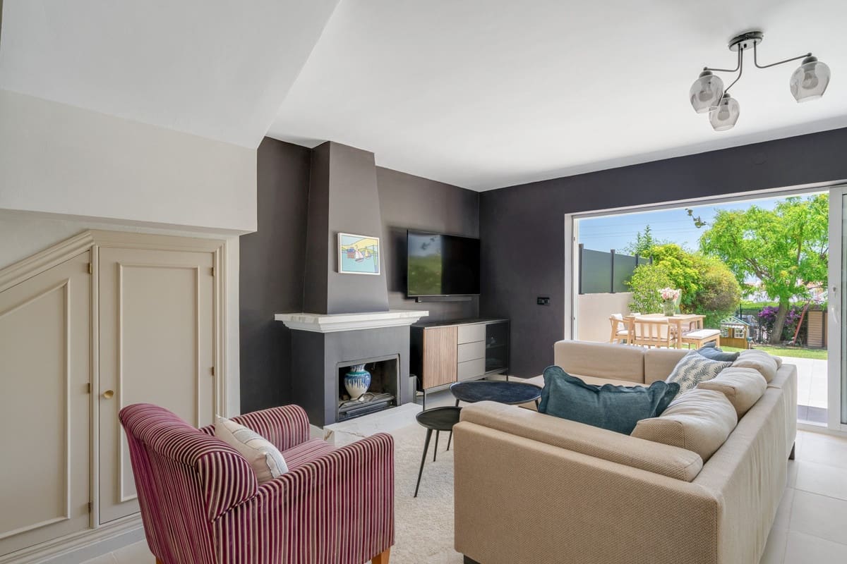 3 Zimmer Haus zu verkaufen in Estepona mit Pool Garage - 595.000 € (Ref: 9902174)