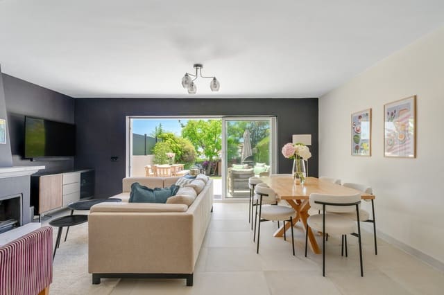 3 soverom Hus til salgs i Estepona med svømmebasseng garasje - € 595 000 (Ref: 9902174)
